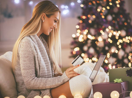 Choosing the Right Credit Card for Your Holiday Shopping